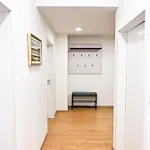 Apartment Vic