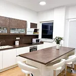 Apartment Vic