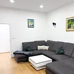 Apartment Vic